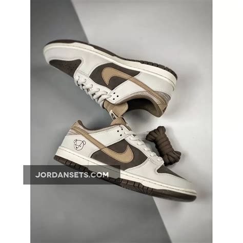 nike dunks cheapest white mocha